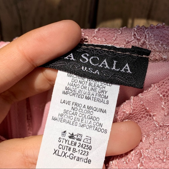 Beautiful Dress - Picture 6 of 8